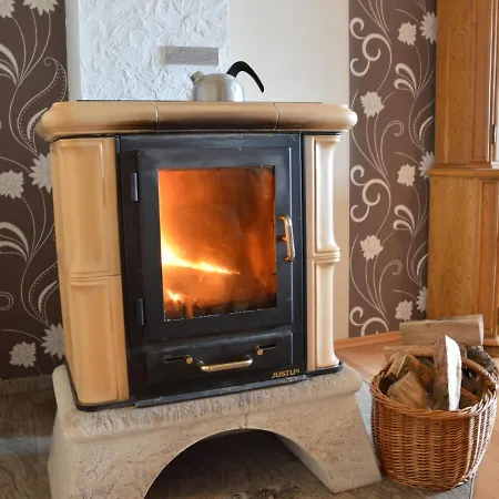 Luxurious Farmhouse Near The Ski Area 度假居