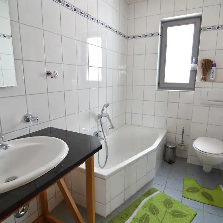 Luxurious Farmhouse Near The Ski Area 펜션