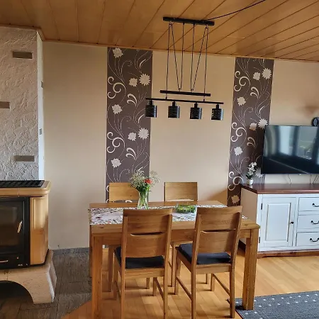 Luxurious Farmhouse Near The Ski Area 度假居 *