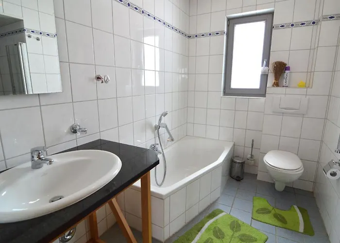 Luxurious Farmhouse Near The Ski Area بيت للعطل