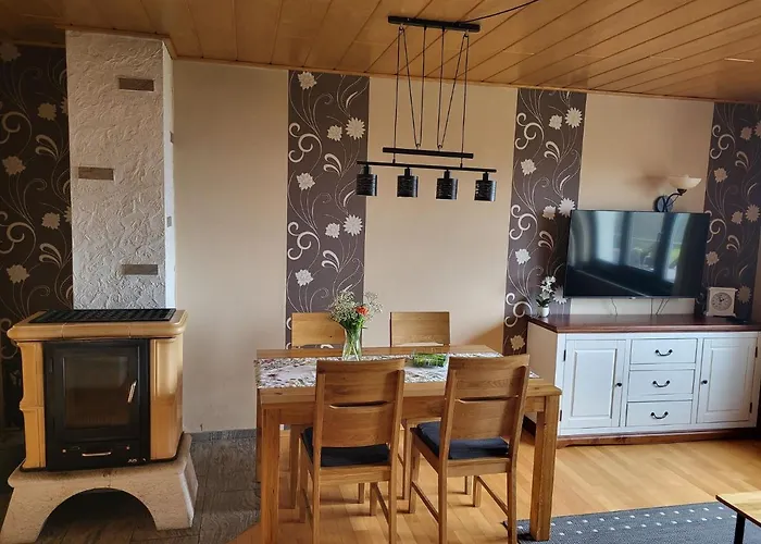 Luxurious Farmhouse Near The Ski Area 度假居 *